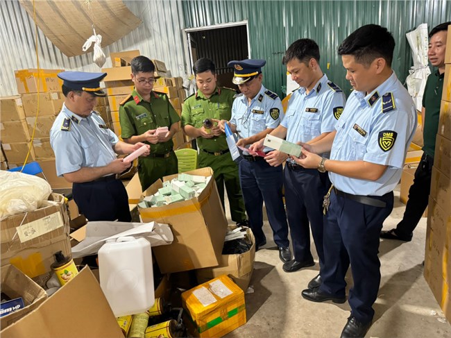 Cần tăng chế tài xử phạt hành vi tẩy “hạn sử dụng” sản phẩm hoá mỹ phẩm, bảo vệ quyền lợi người tiêu dùng (01/8/2024)